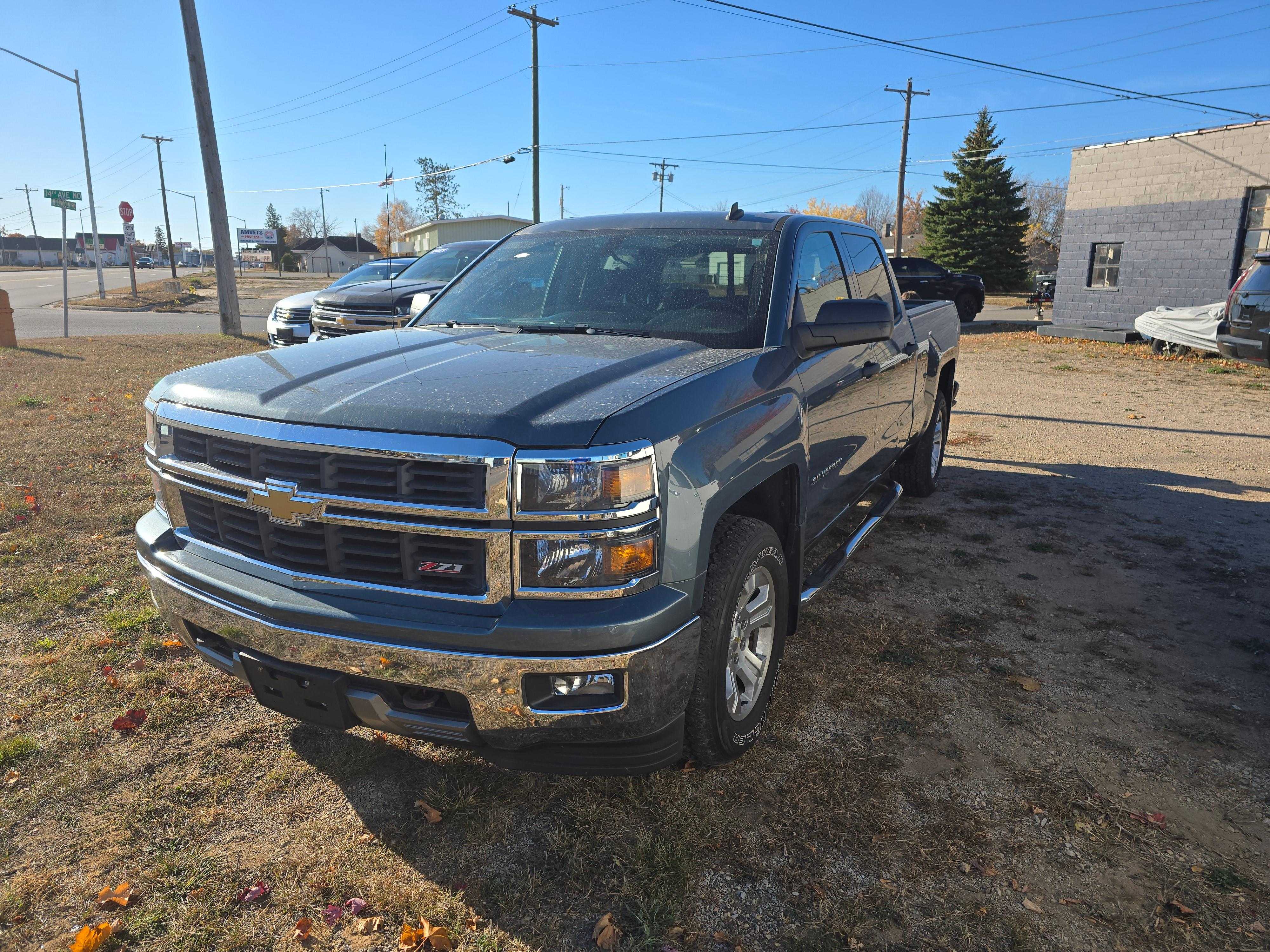 Chevrolet Silverado 1500 Crew Cab Image 1