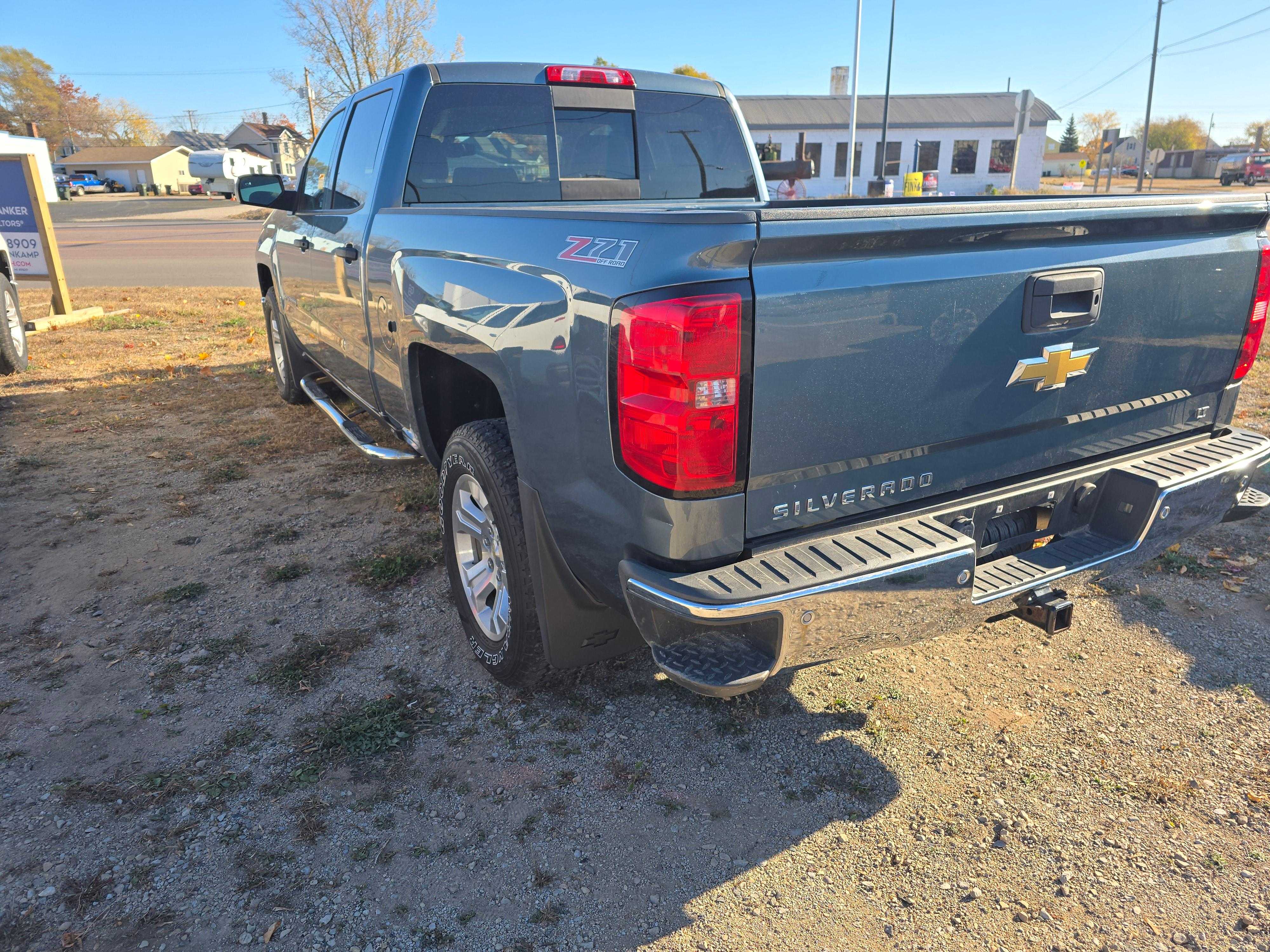 Chevrolet Silverado 1500 Crew Cab Image 19