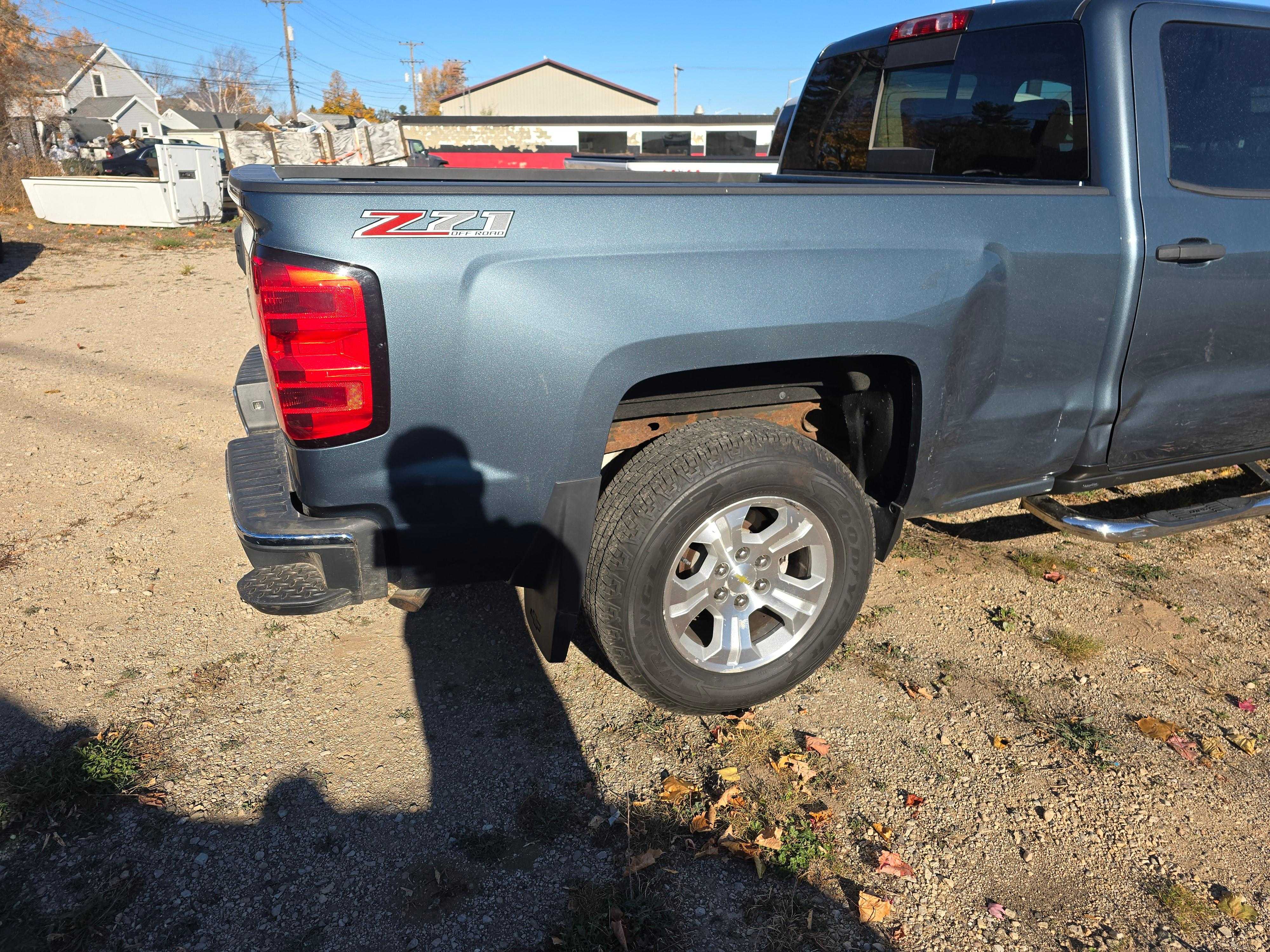 Chevrolet Silverado 1500 Crew Cab Image 21