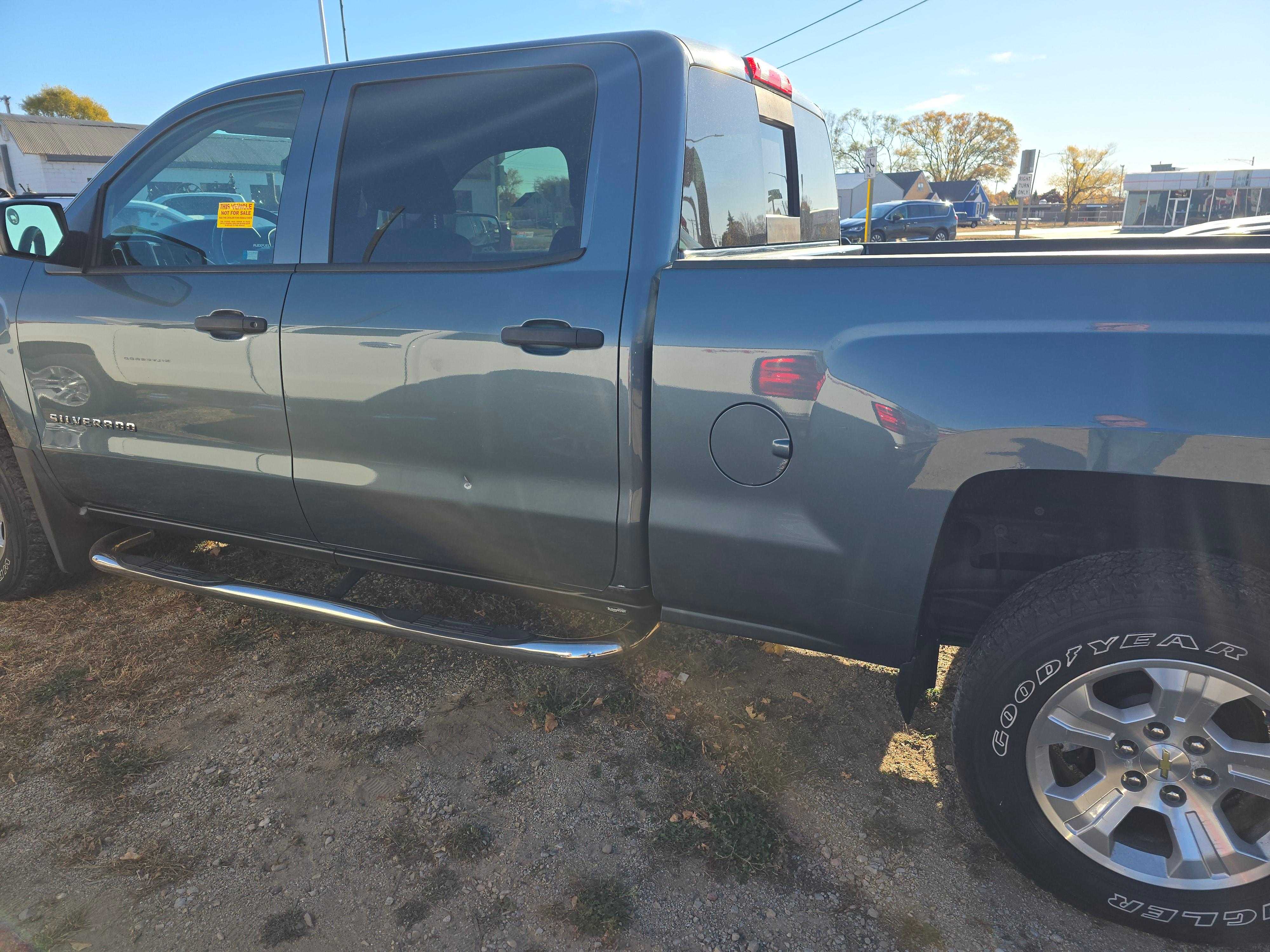 Chevrolet Silverado 1500 Crew Cab Image 11