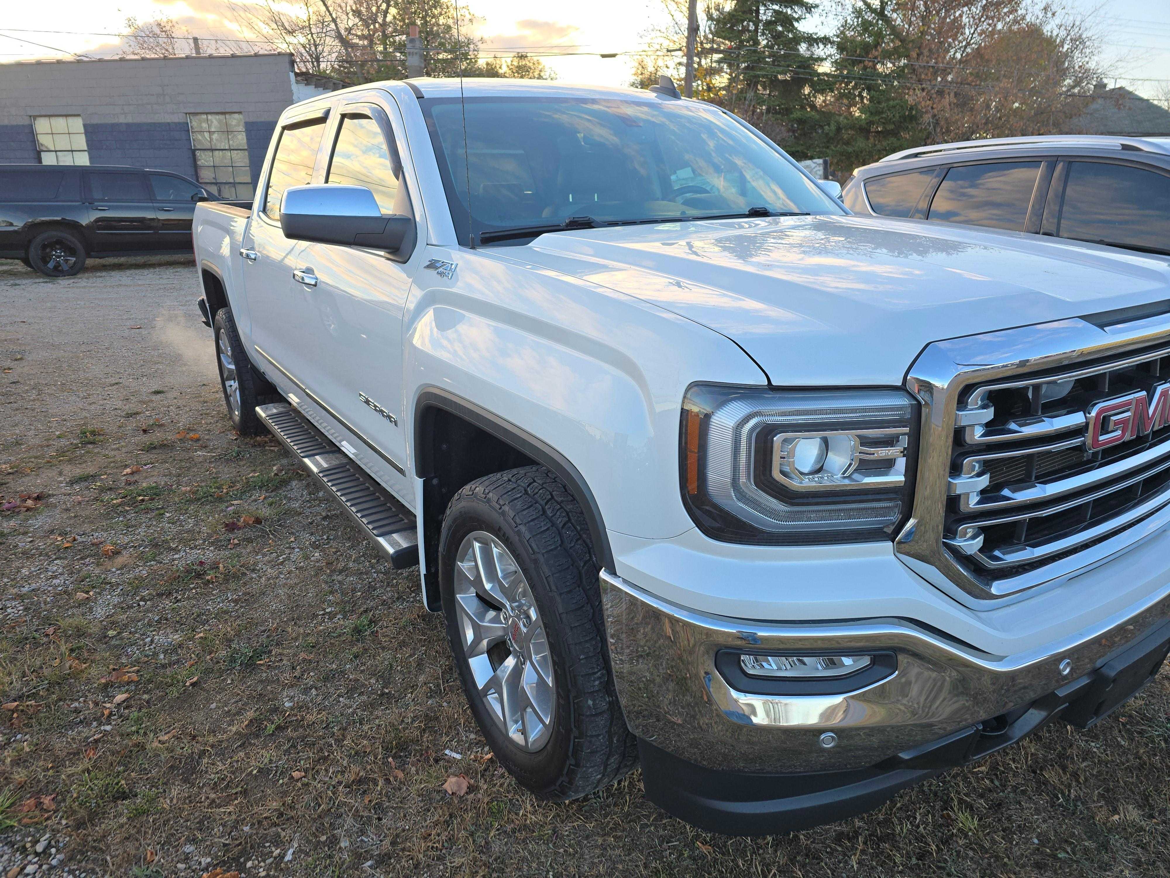 GMC Sierra 1500 Crew Cab Image 5