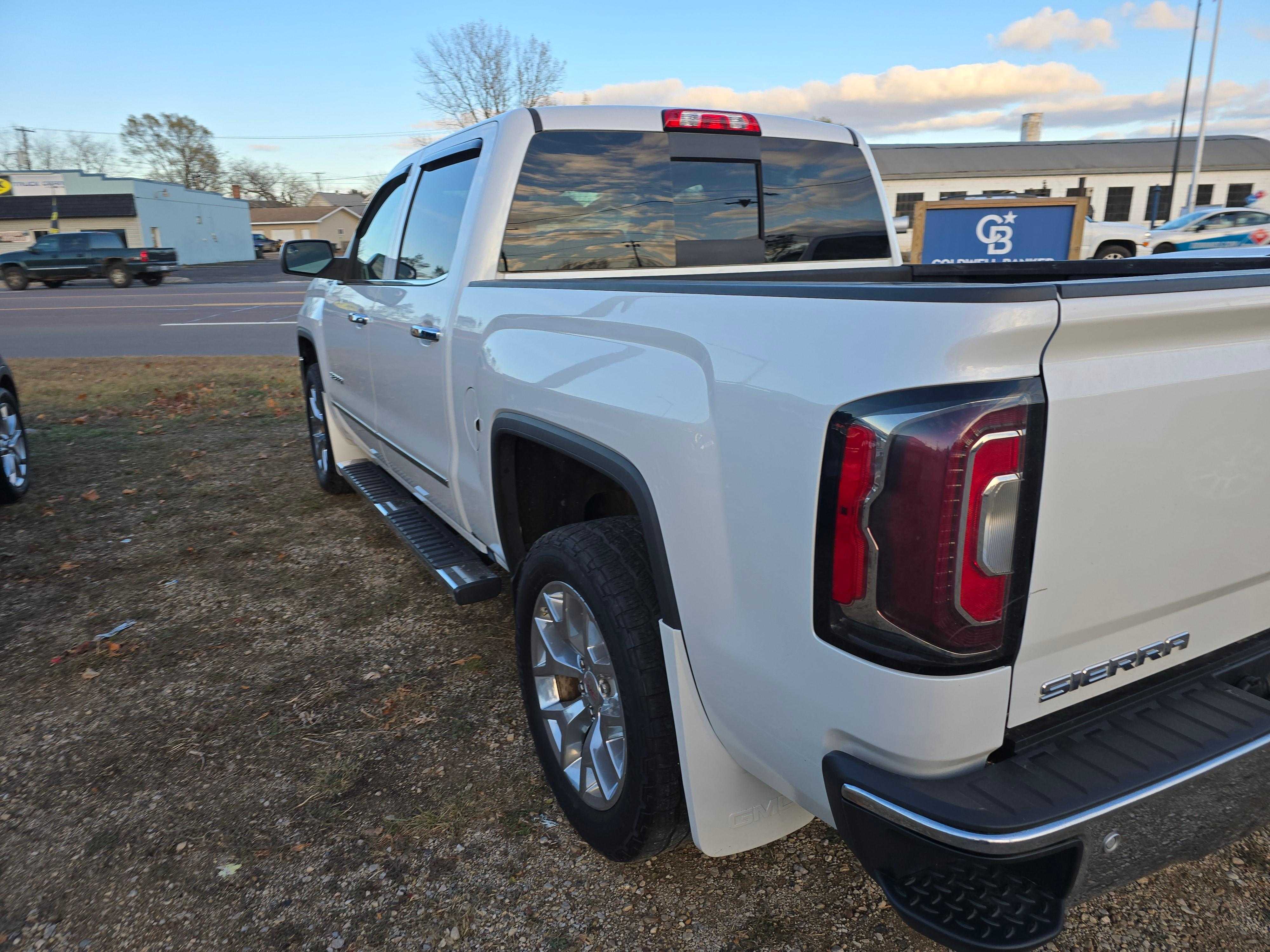 GMC Sierra 1500 Crew Cab Image 3