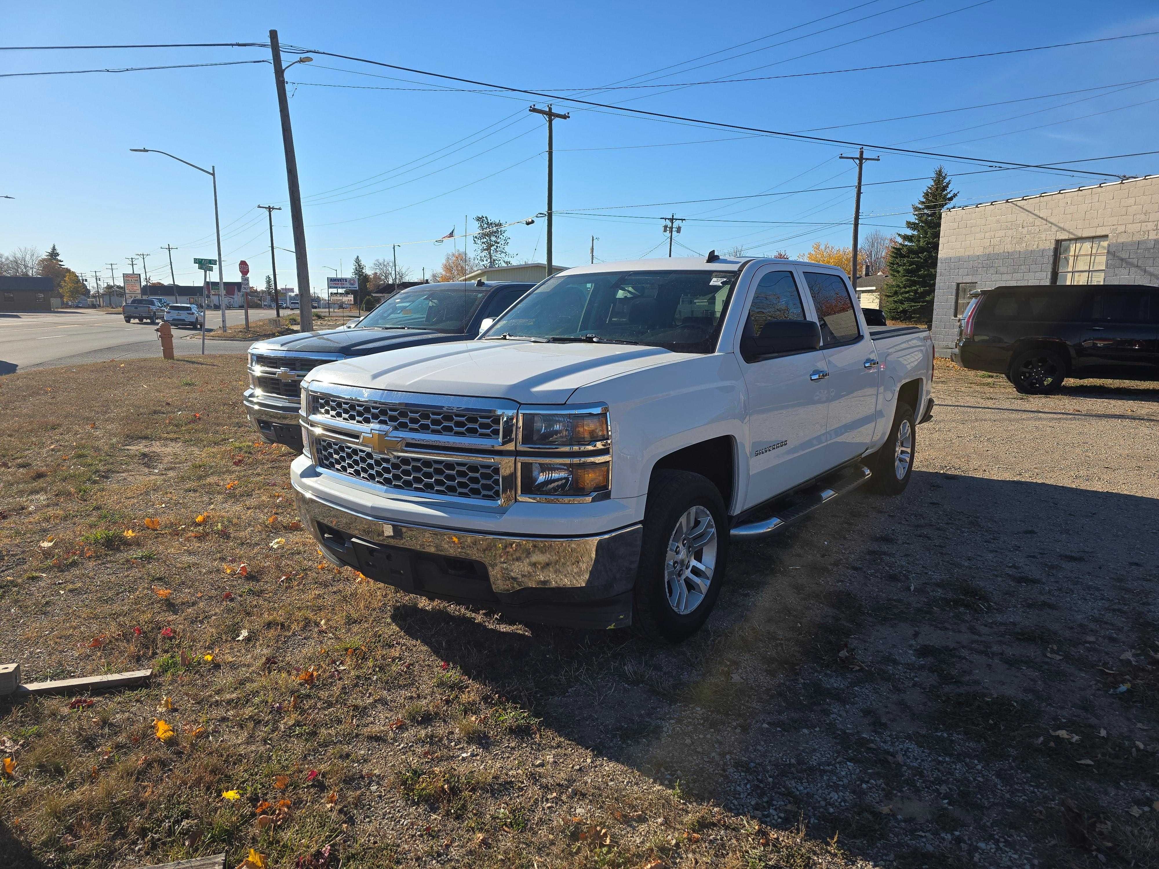 Chevrolet Silverado 1500 Crew Cab Image 1