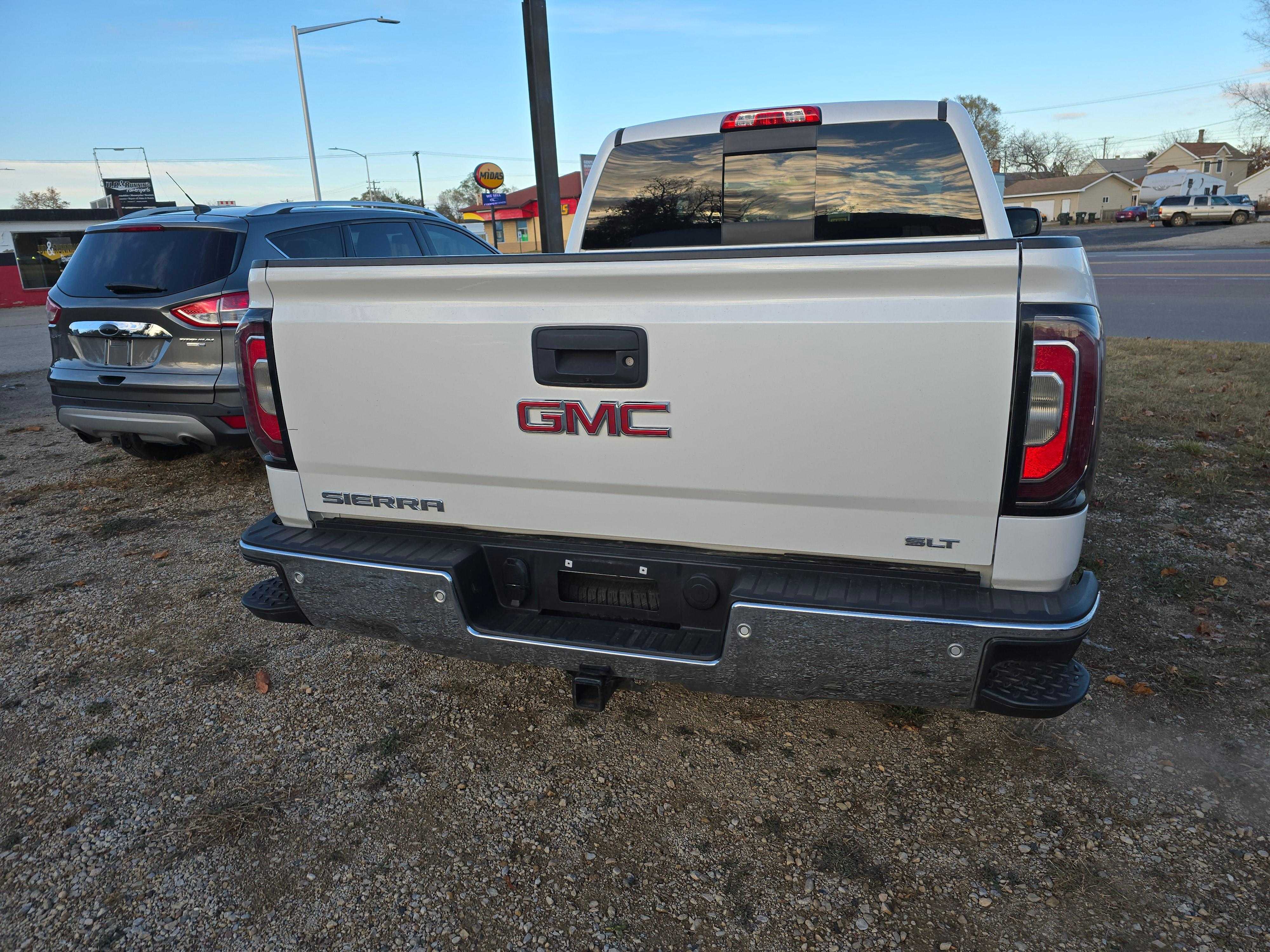 GMC Sierra 1500 Crew Cab Image 10