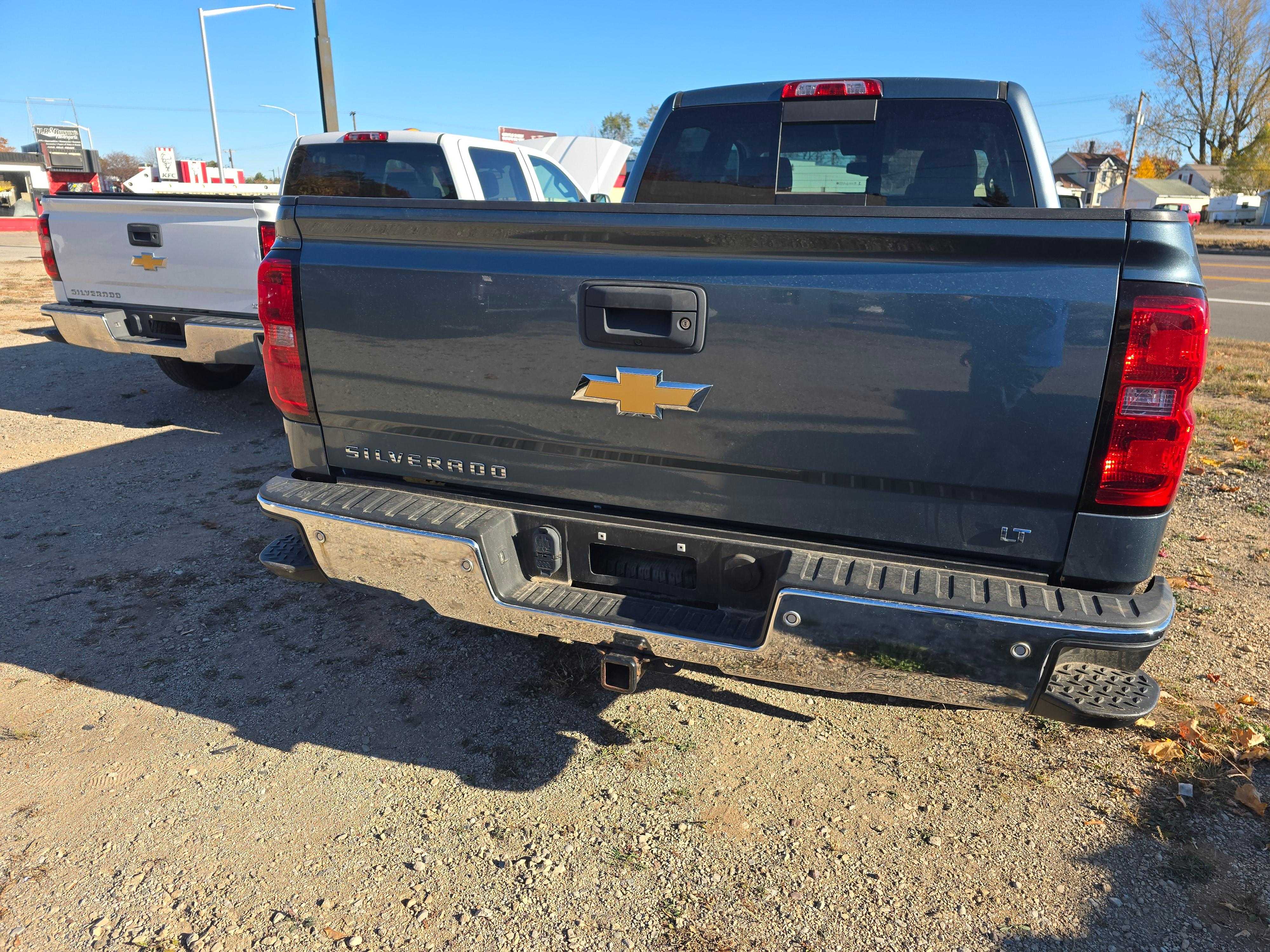 Chevrolet Silverado 1500 Crew Cab Image 18