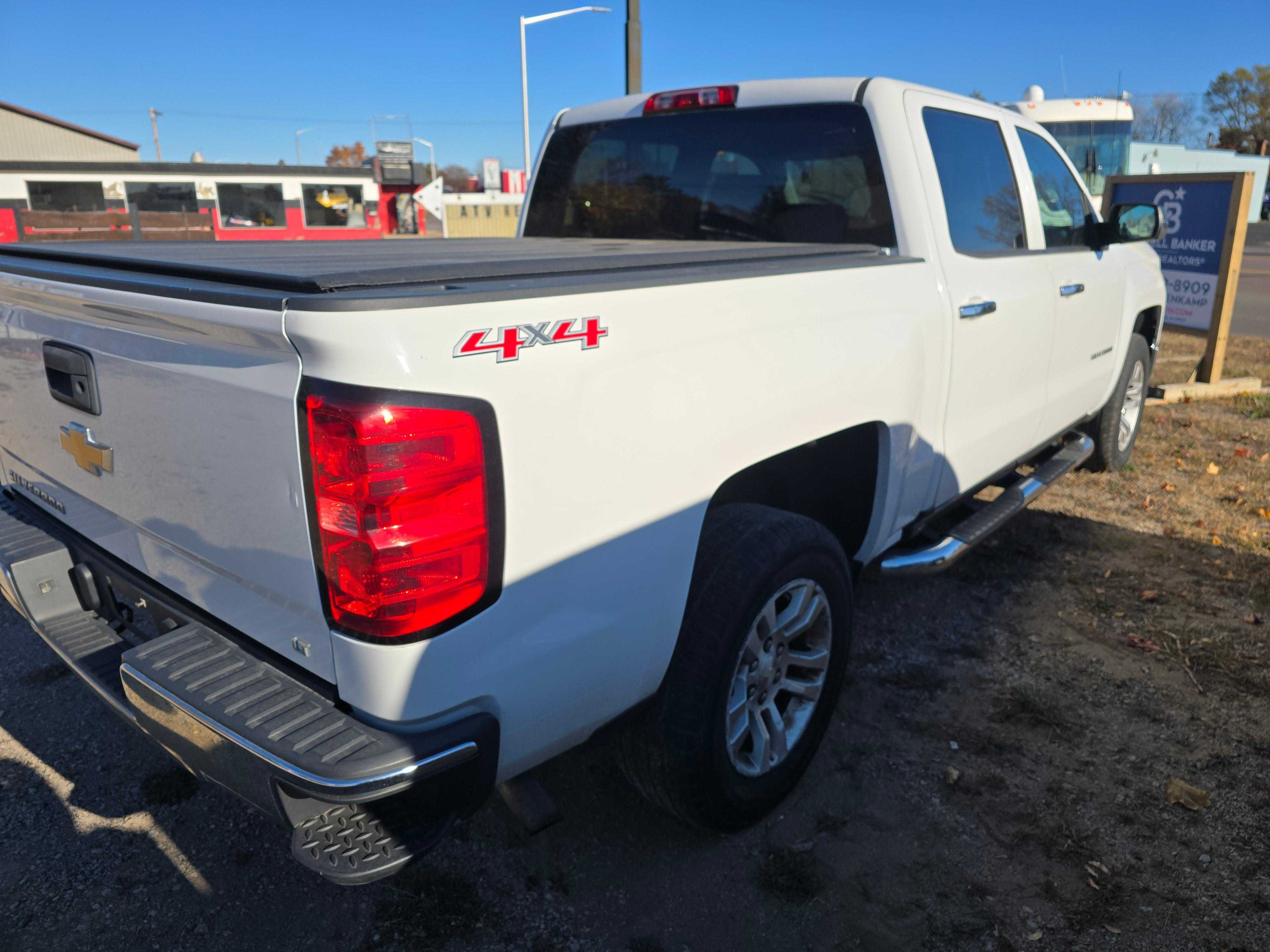 Chevrolet Silverado 1500 Crew Cab Image 2