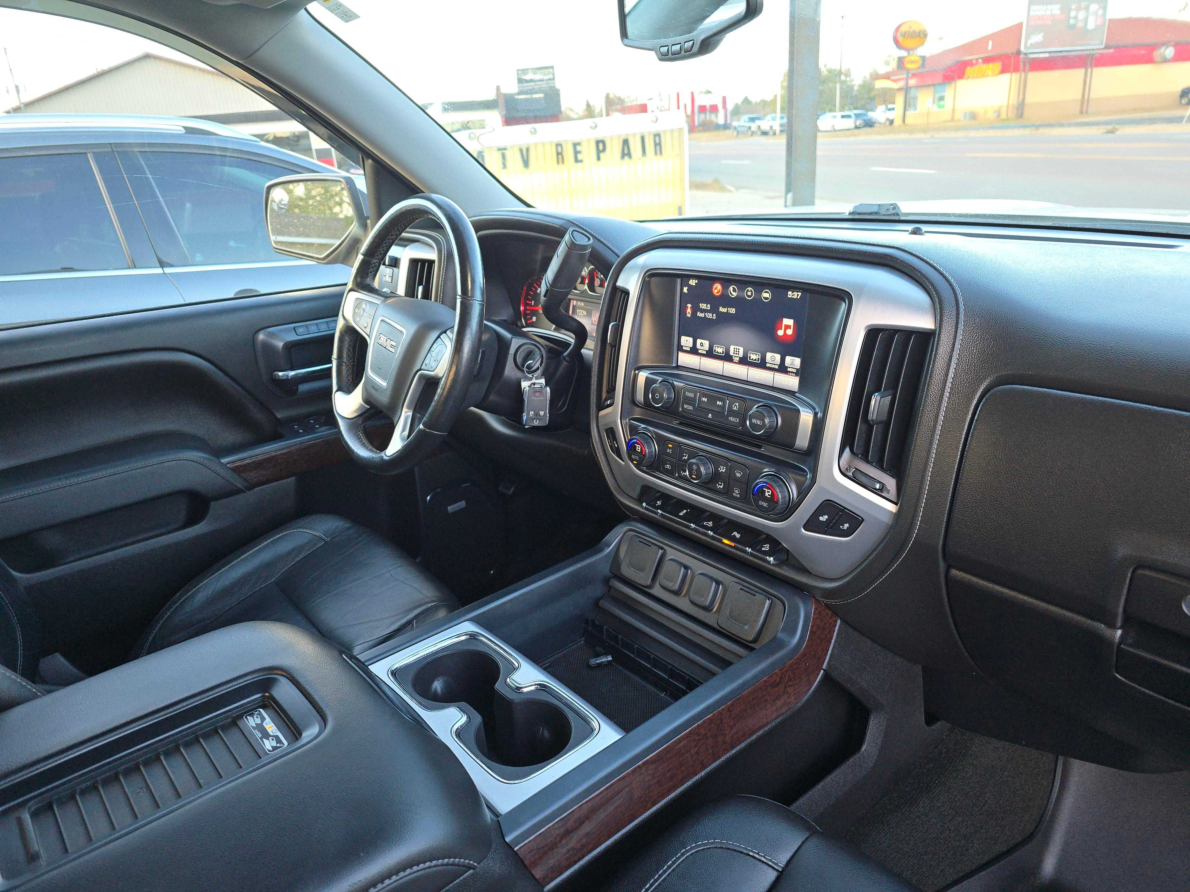 GMC Sierra 1500 Crew Cab Image 14