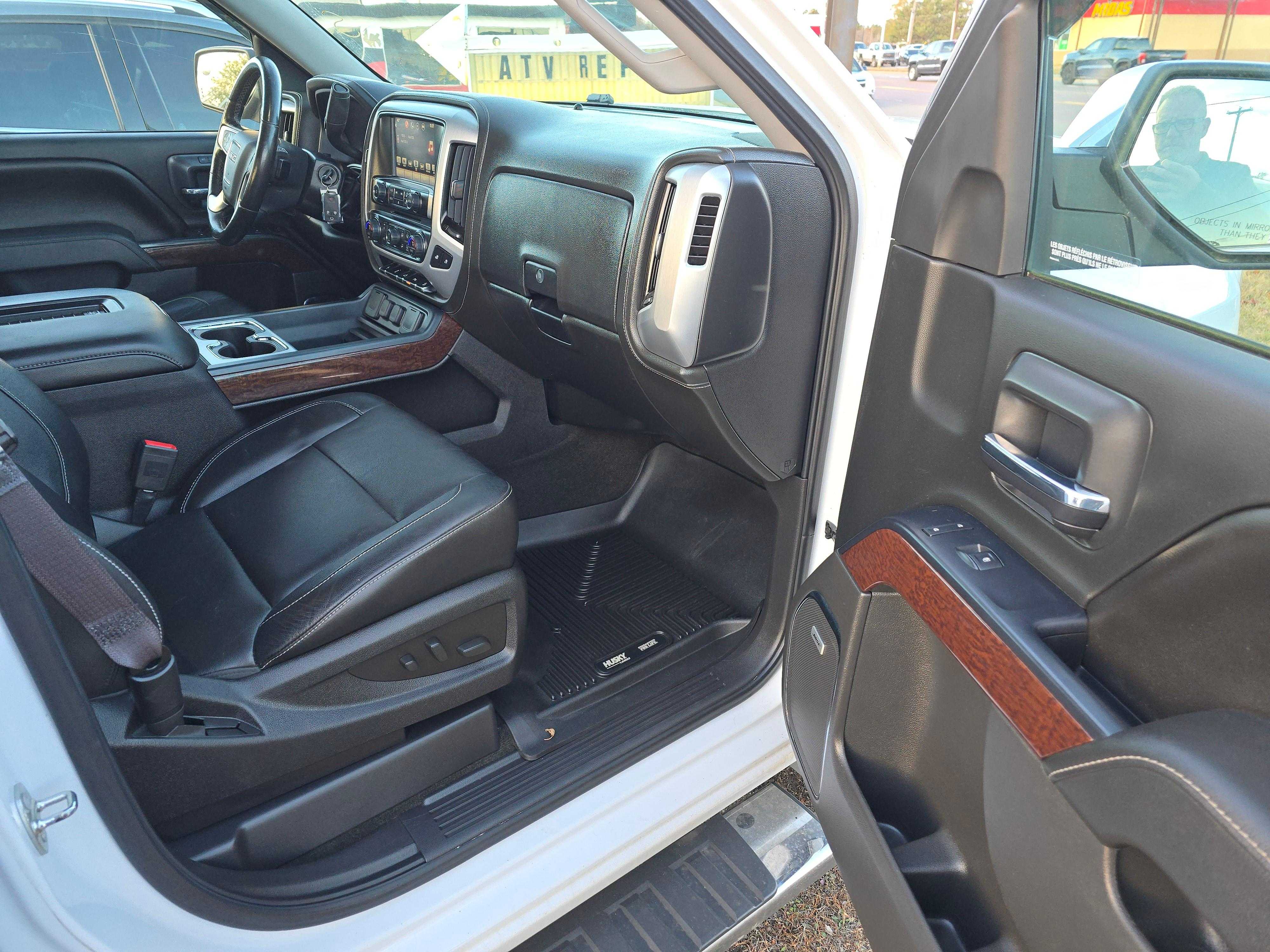 GMC Sierra 1500 Crew Cab Image 15