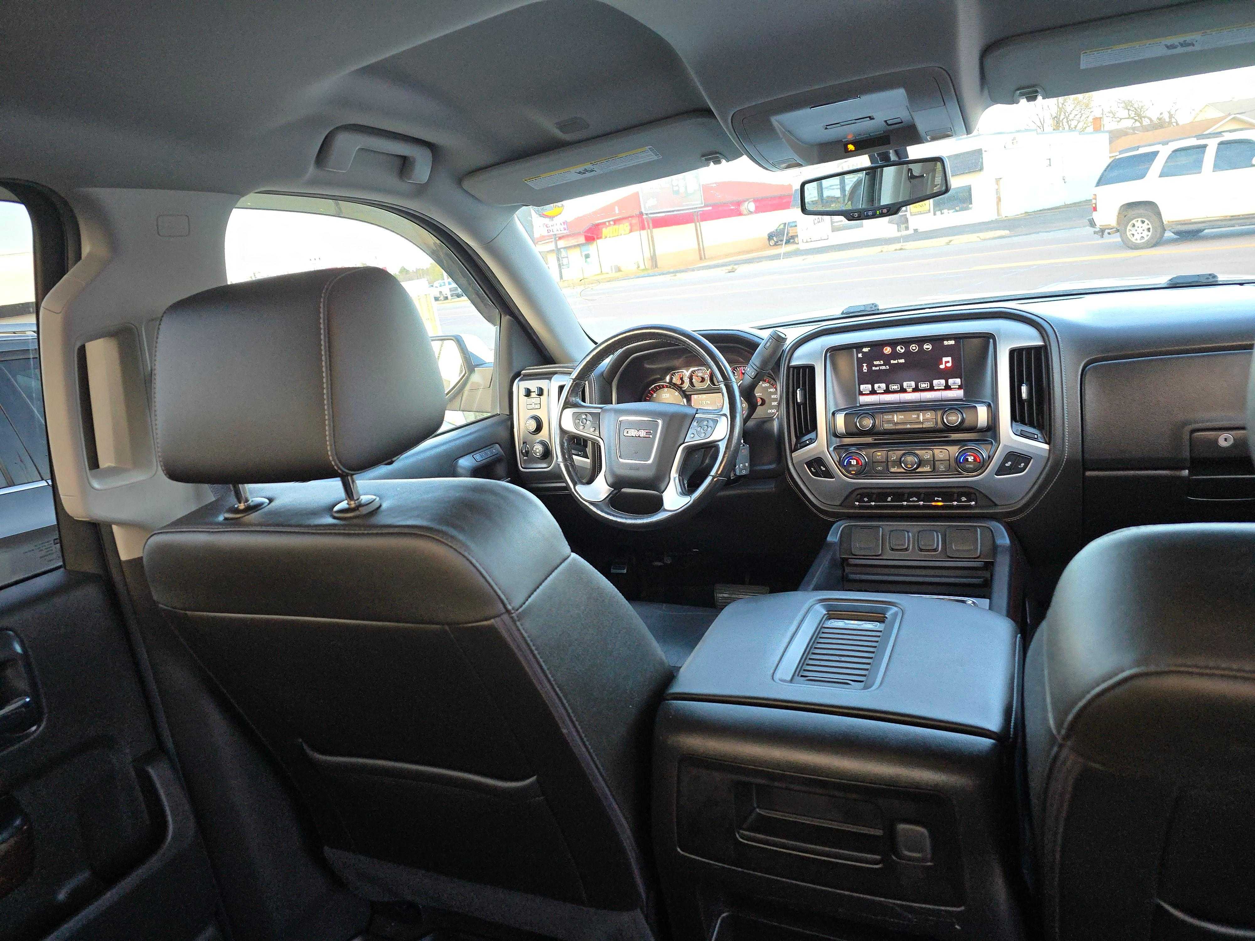 GMC Sierra 1500 Crew Cab Image 17