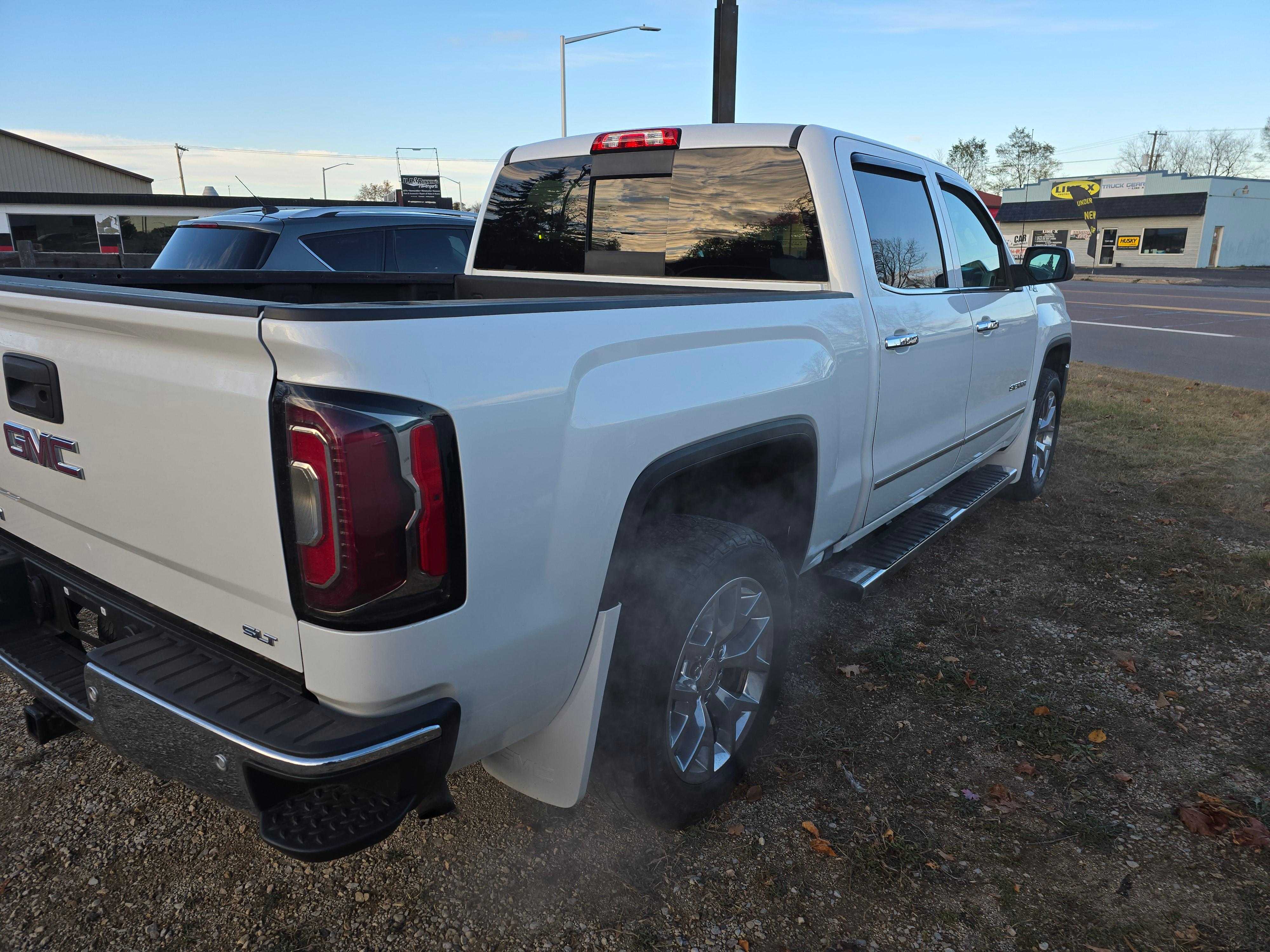 GMC Sierra 1500 Crew Cab Image 6