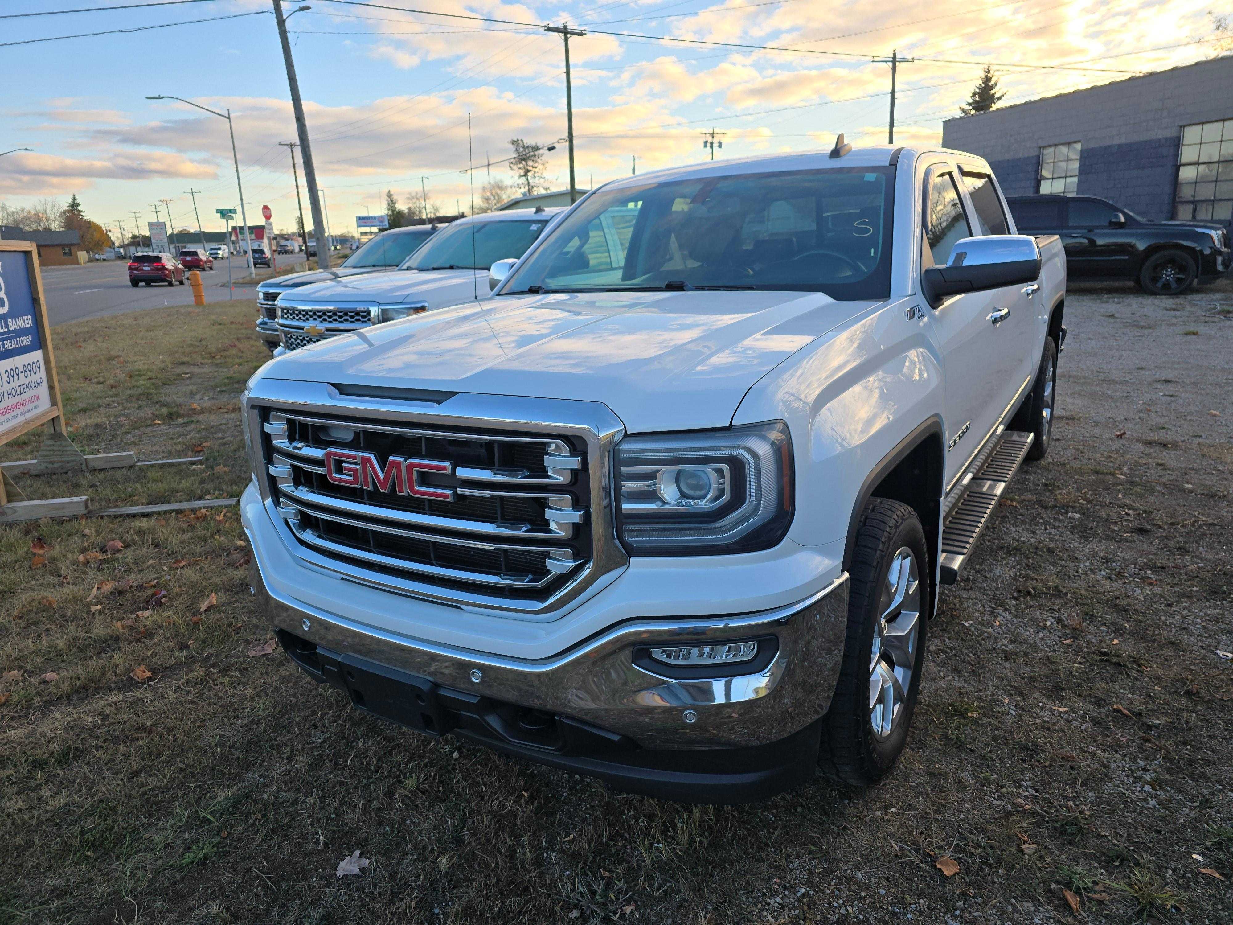 GMC Sierra 1500 Crew Cab Image 8